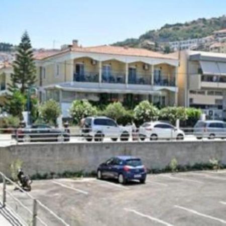 Paradise Hotel 사모스 외부 사진