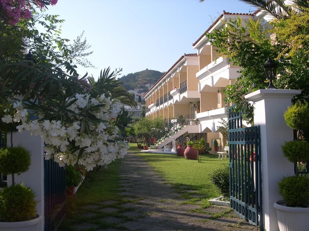 Paradise Hotel 사모스 외부 사진