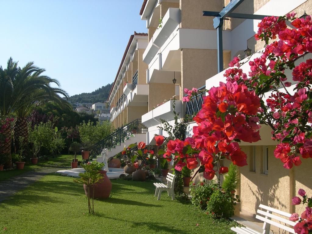 Paradise Hotel 사모스 외부 사진