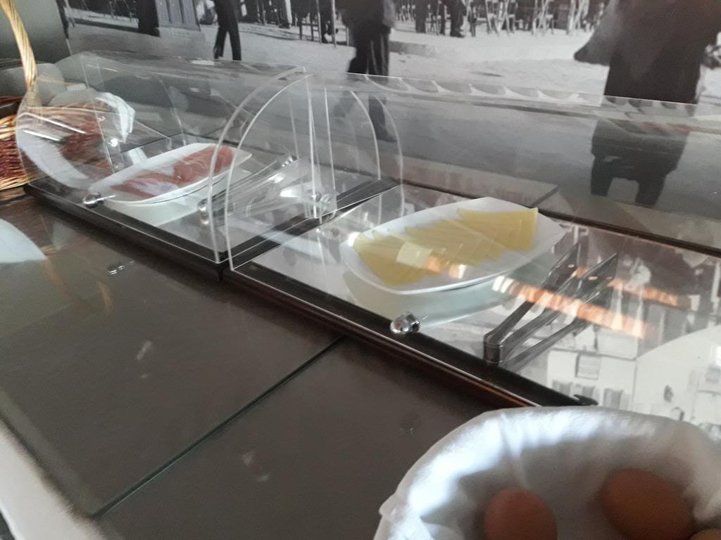 Paradise Hotel 사모스 외부 사진