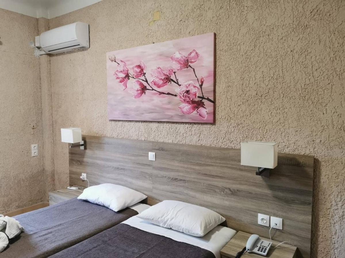 Paradise Hotel 사모스 외부 사진